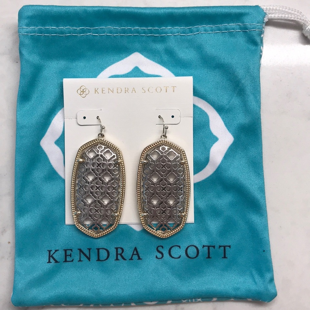 Brand new Kendra Scott earrings!!